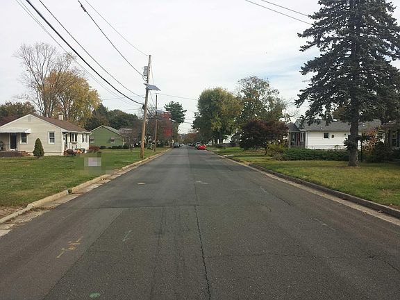 4th image of 632 Boesel Ave