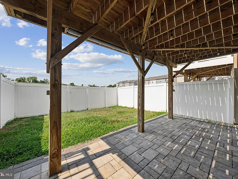 13827 Litespeed Way — Photo 24