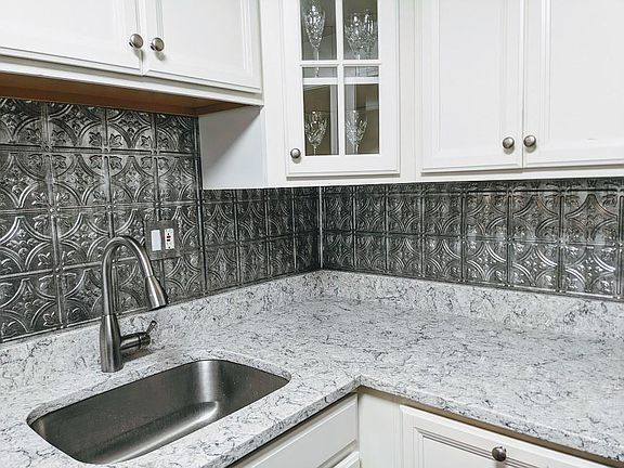 Kitchen, granite & custom cabinets and backsplash