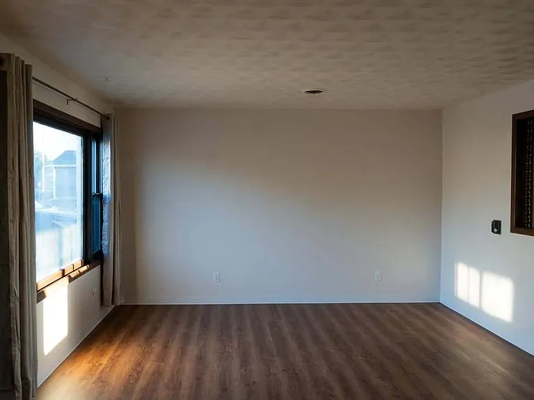 604 Griswold St — Photo 10