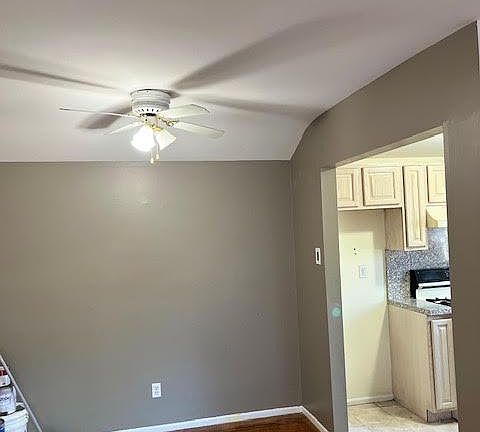 4th image of 452 Ingram Ave