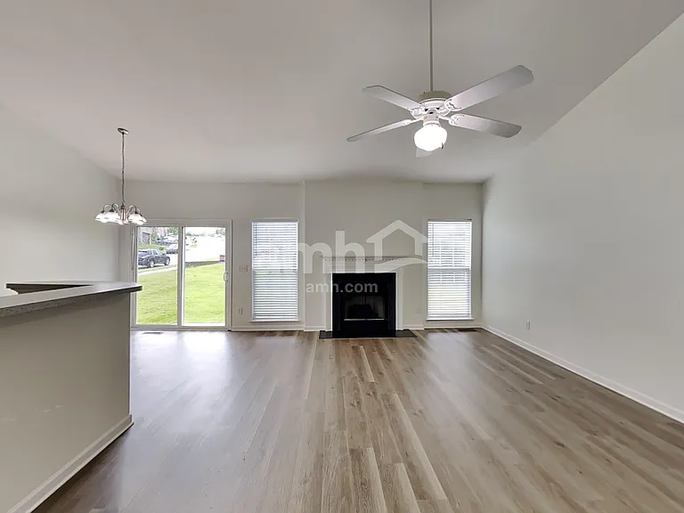 1828 Annalee Dr — Photo 5