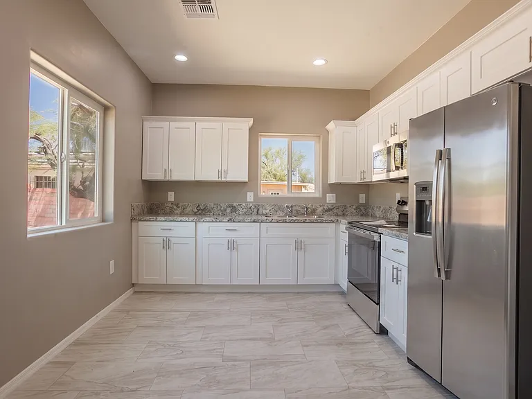 1349 W Hualpai Rd #1 — Photo 4