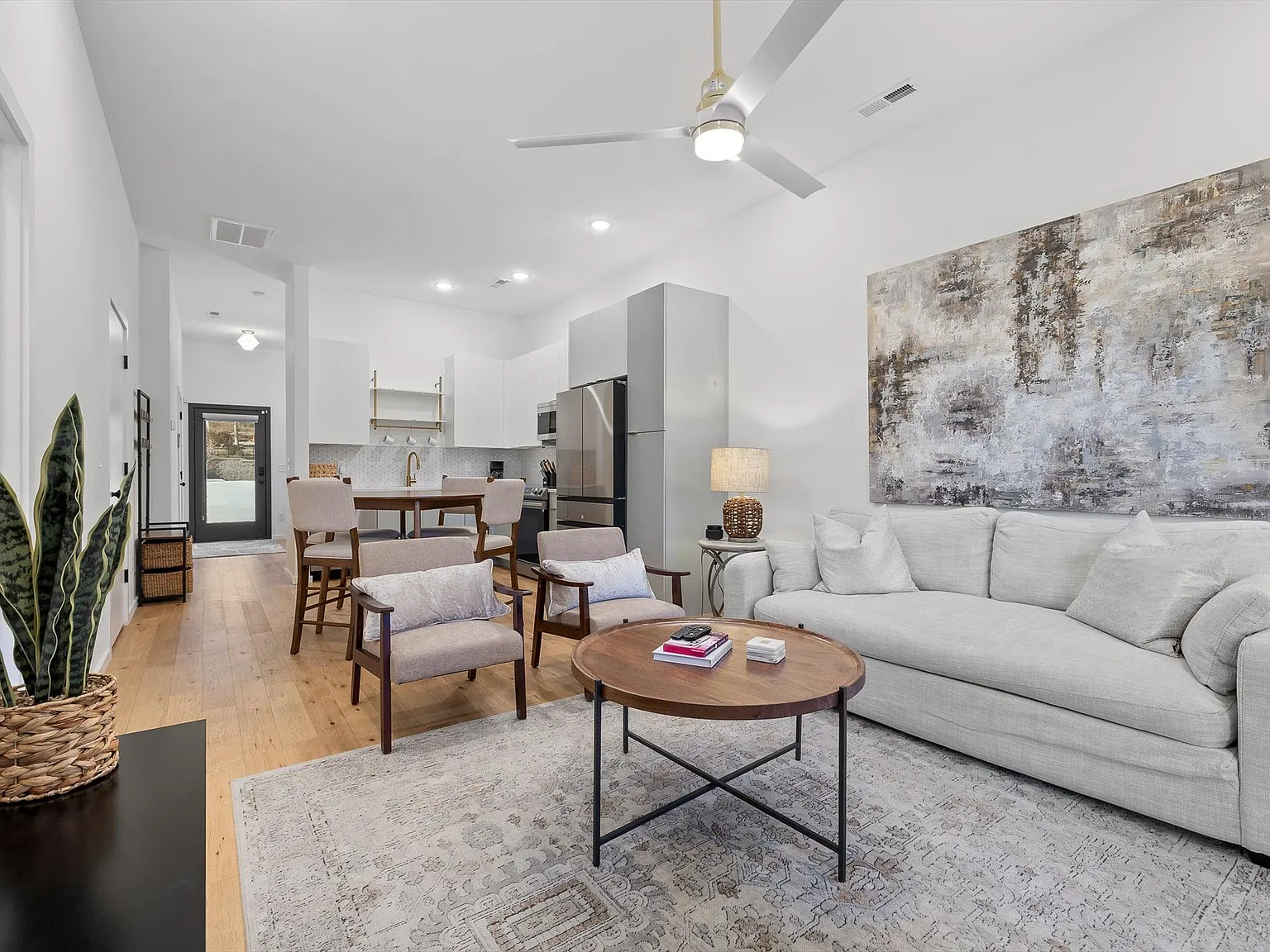 3 bed, 2.5 bath, 1491 sqft, $2,750 — Photo 4