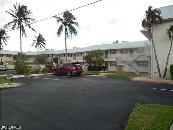 2nd image of 909 SE 46th Ln APT 206