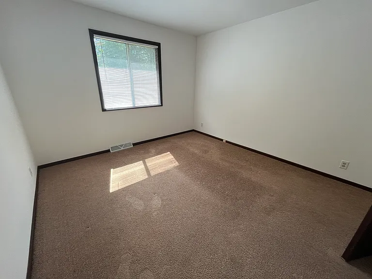 2524 Plymouth Rock Ave — Photo 8