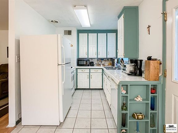 4th image of 708 N 79th Ave