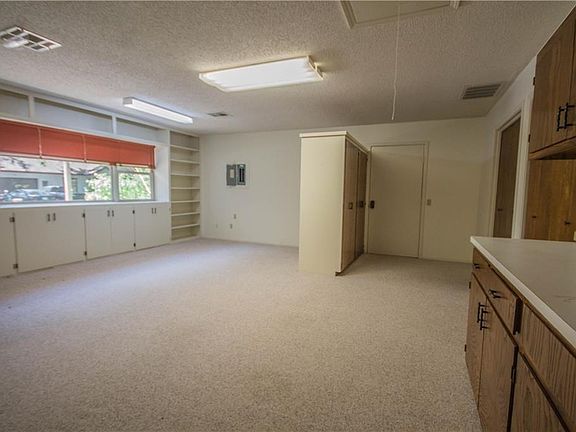 3rd image of 3 Salford Ln