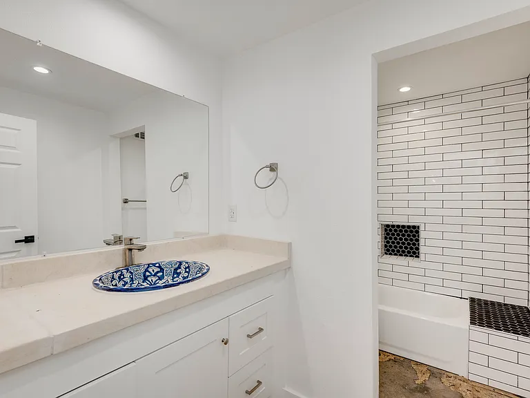 1217 Lost Oak Trl — Photo 16