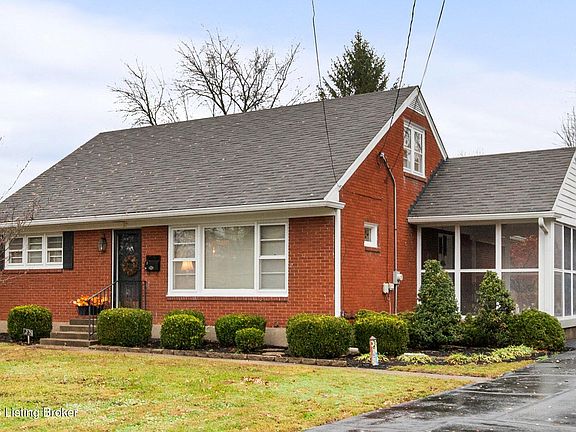 2nd image of 27 Chamberry Cir