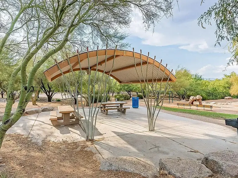 10561 E Willow Shade Pl — Photo 37