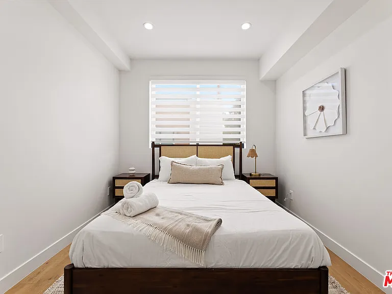 5118 Laurel Canyon Blvd — Photo 10