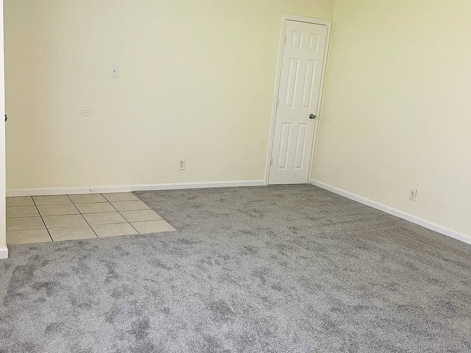 2 bed, 990 sqft, $1,650 — Photo 3