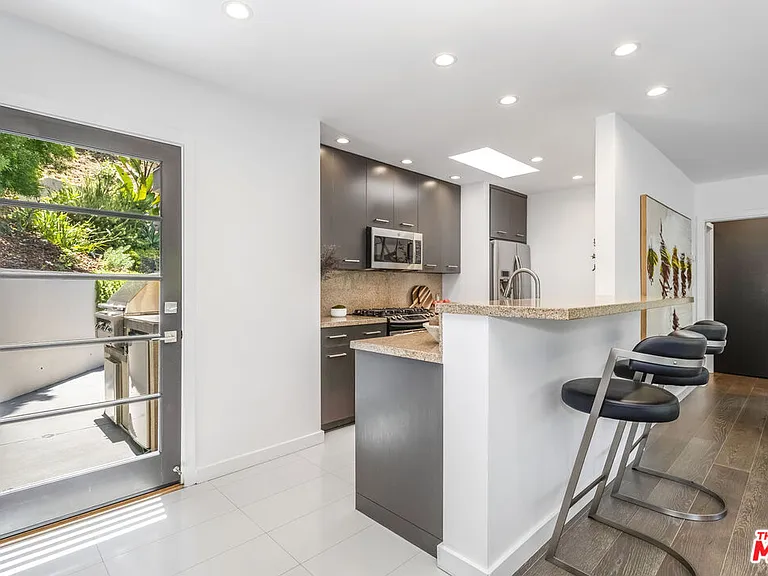 9834 Wanda Park Dr — Photo 15
