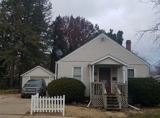 516 W Dewey St, Freeport, IL 61032