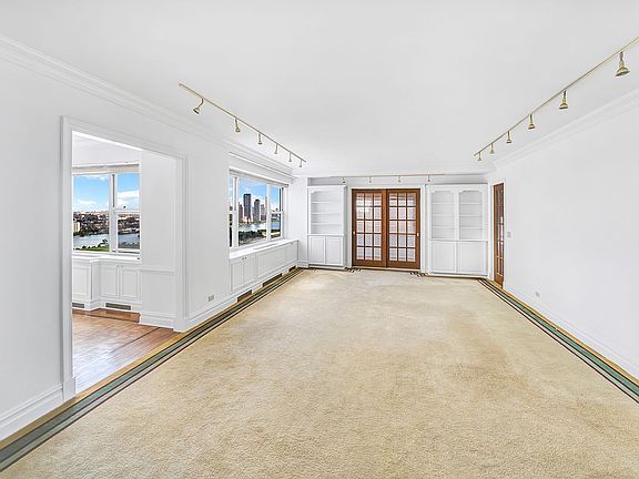 2nd image of 35 Sutton Pl #21D