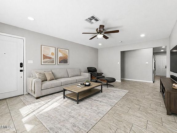 3rd image of 1726 W ROYAL PALM Road