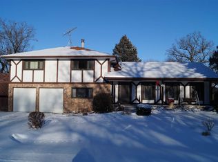 101 Winesap St SW, Poplar Grove, IL 61065