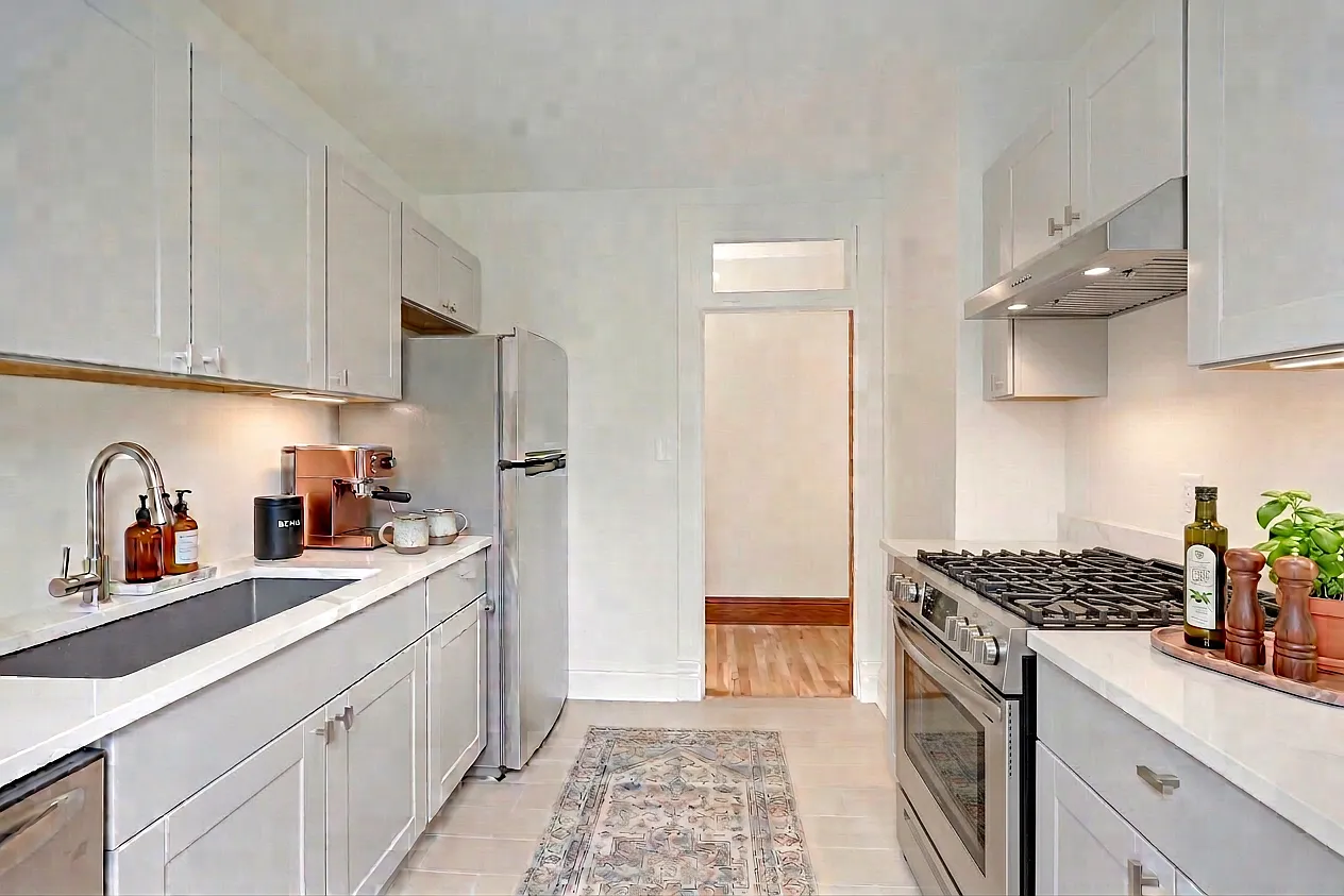 2 bed, 1000 sqft, $3,050 — Photo 2