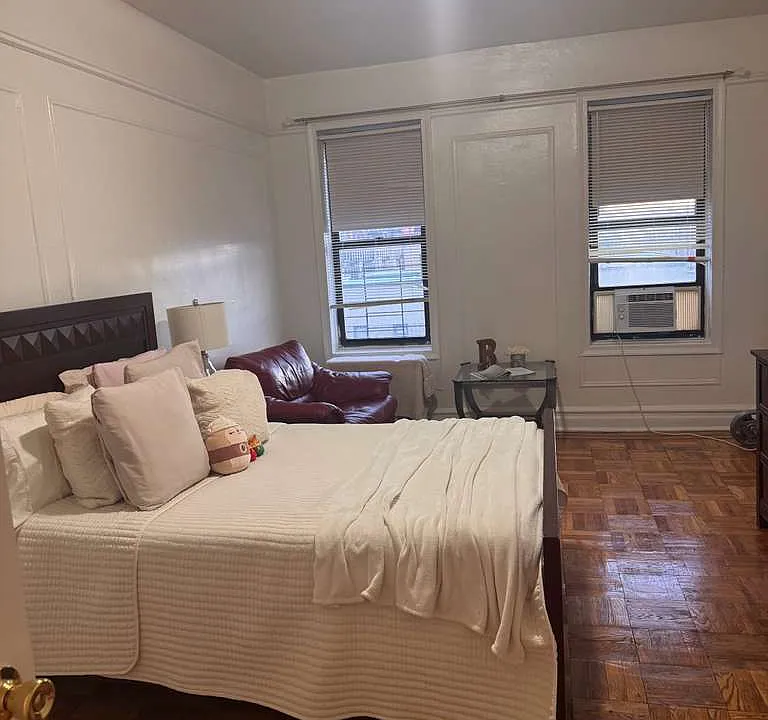 137-139 Nagle Ave