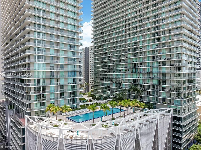 79 SW 12th St #2306 — Photo 32