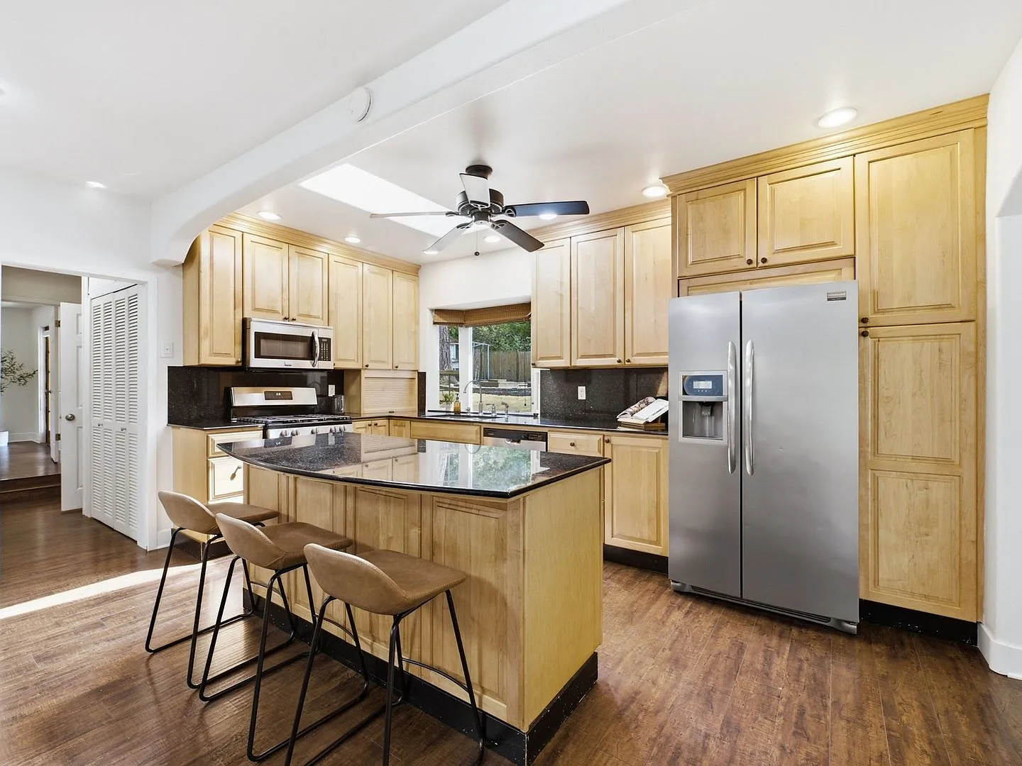 Charming 4-Bedroom Edgewood Home with Large Fenced Yard, Fireplace & Garage! — Photo 3