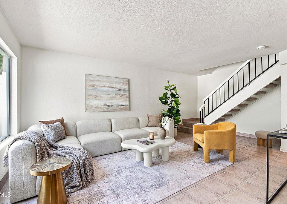 1st image of 859 W 13th St APT 2