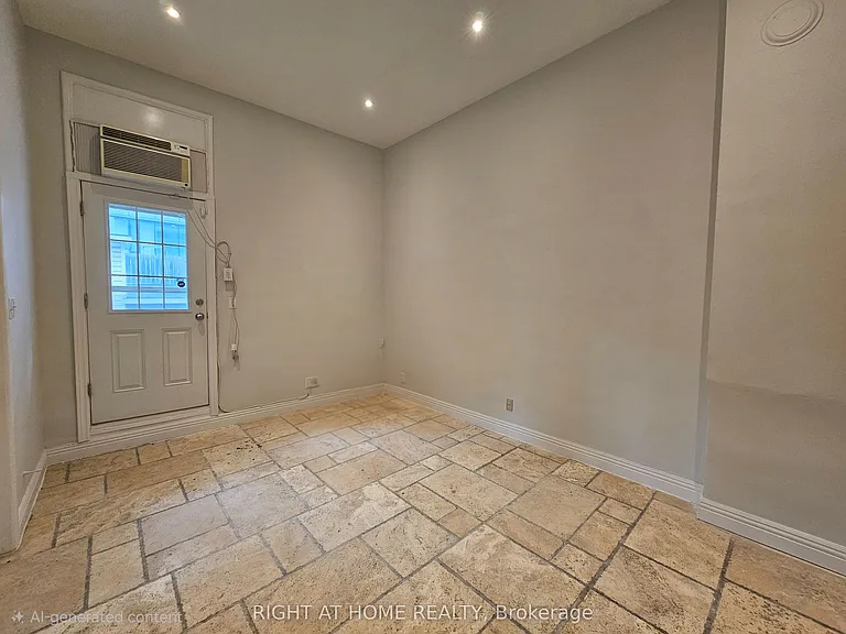 550 Yonge St #2F — Photo 7