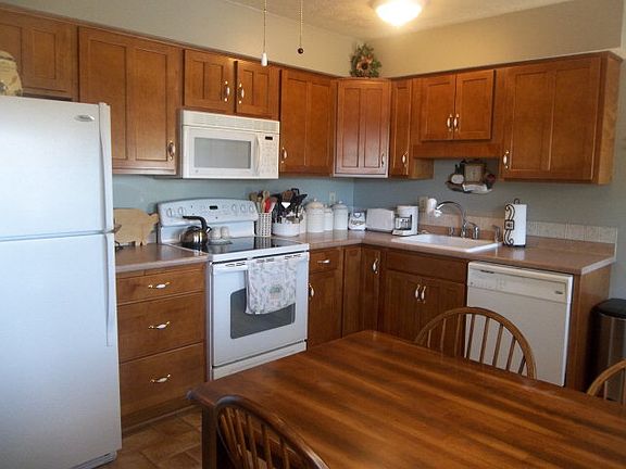 3rd image of 150 Napoleon Ln