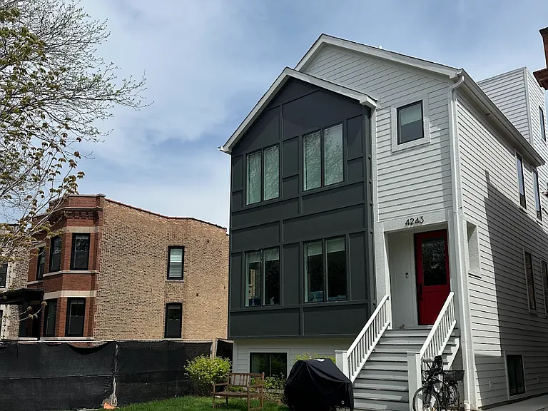 4247 N Damen Ave #1R — Photo 1