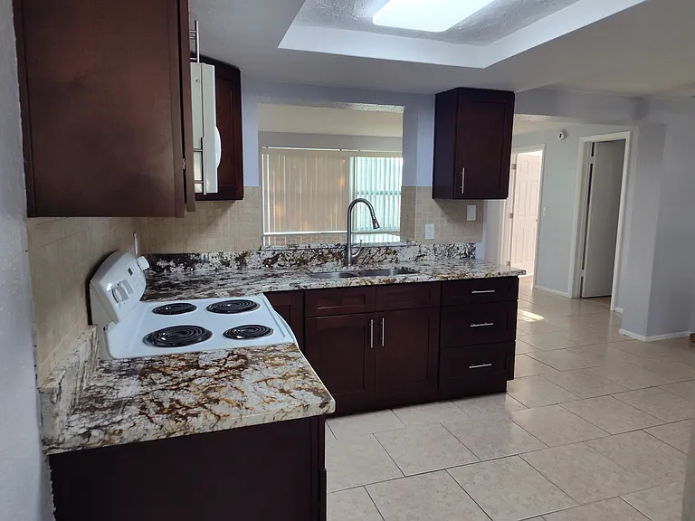 10811 Oldham Rd — Photo 17