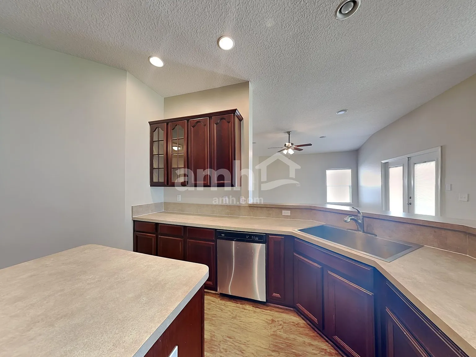 4 bed, 2.0 bath, 2175 sqft, $2,390 — Photo 3