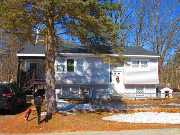 8 Emery Circle, Buxton, ME 04093