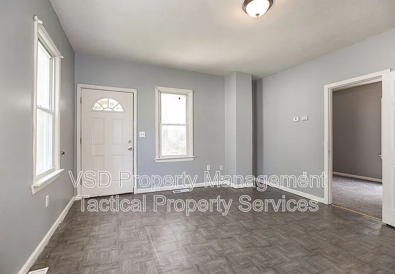 3651 E 55th St #3 — Photo 3