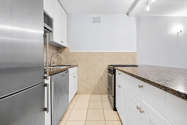 Kitchen, photo 2