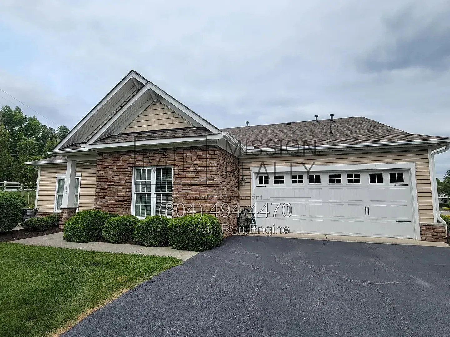 2 bed, 2.0 bath, 1204 sqft, $2,000 — Photo 2