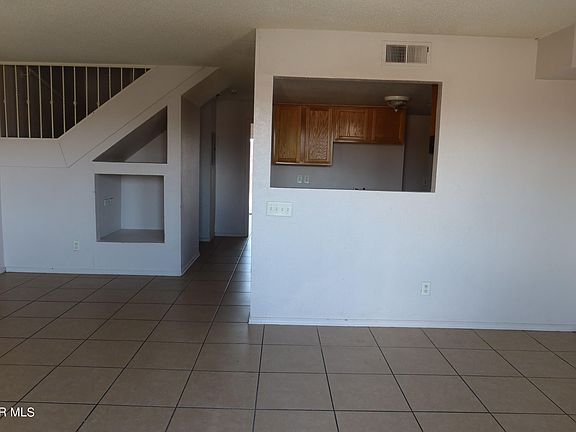 3rd image of 10284 Valle Del Sol Dr