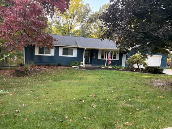 507 Whispering Oaks Dr, Groveland, IL 61535