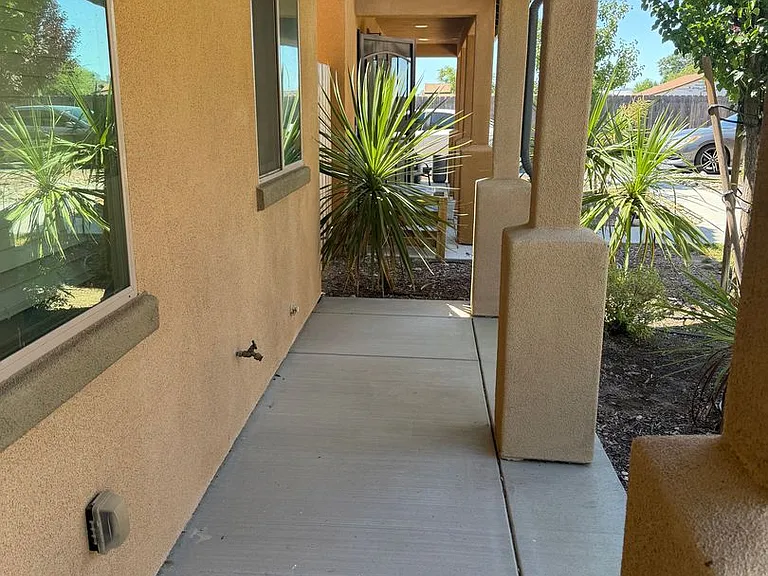 1194 Velarde Cir — Photo 5