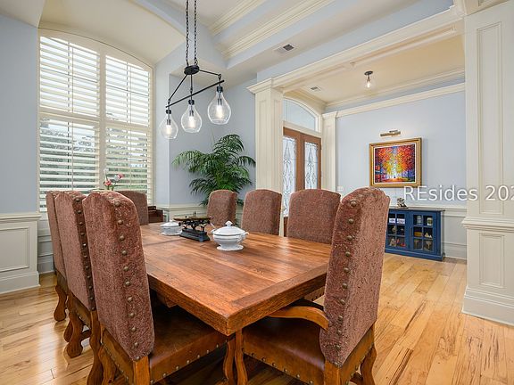5th image of 11 Berwyn Cir