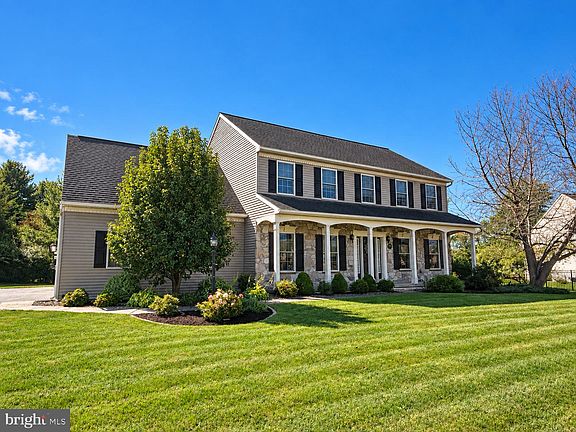 2nd image of 502 Stonebridge Dr