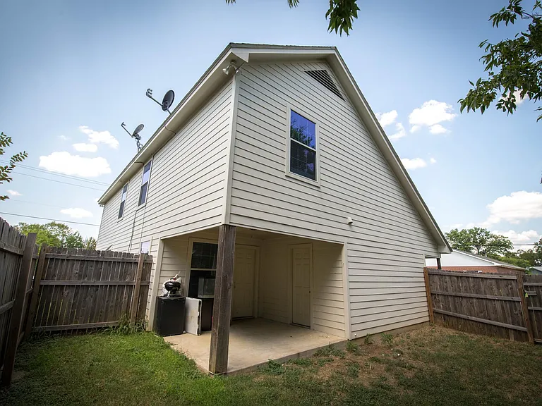 213 S College Dr #B — Photo 7