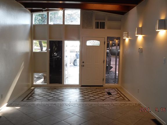 3rd image of 5 Coronado Cir