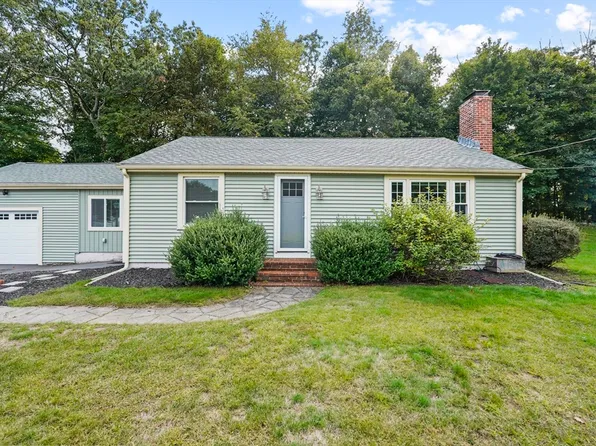 45 Spruce Ln, Attleboro, MA 02703