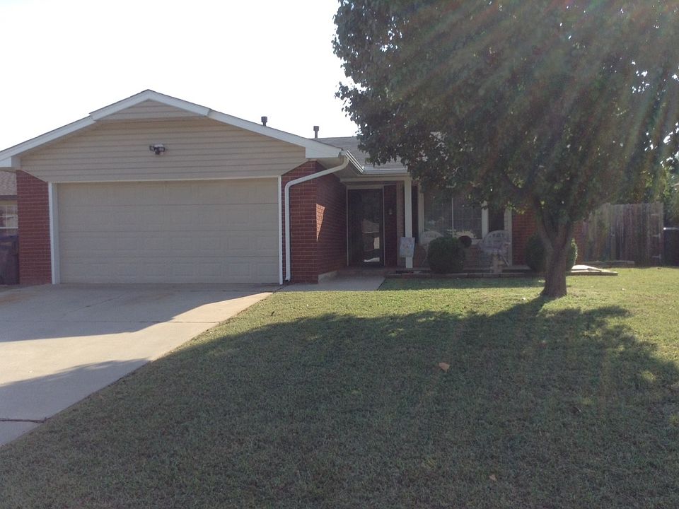 1st image of 120 Harrogate Dr