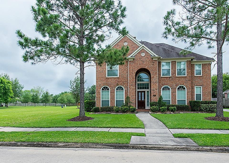 1st image of 4405 Grove Park Dr
