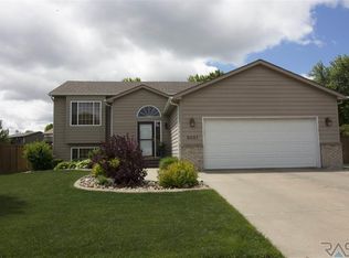 5021 E Brennan Dr, Sioux Falls, SD 57110