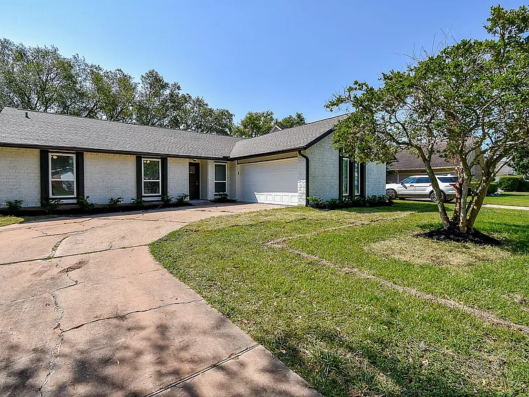 2835 Colony Dr — Photo 34