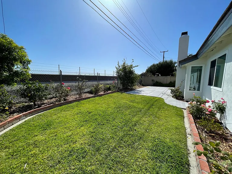 9192 Christine Dr — Photo 28