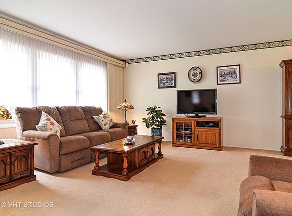 2nd image of 6911 Longmeadow Ln